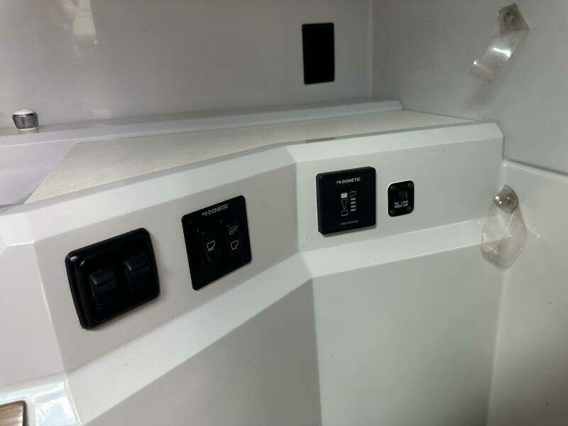 32ft Cruisers Yachts Yacht For Sale