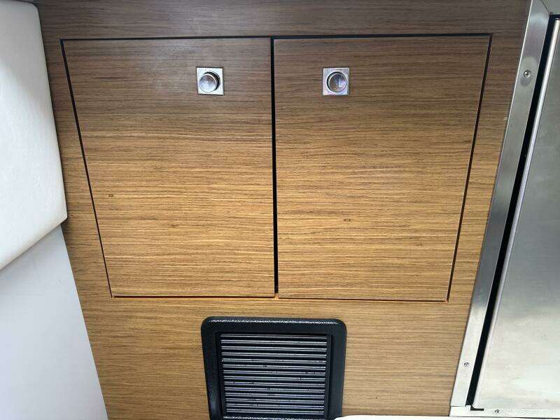 32ft Cruisers Yachts Yacht For Sale