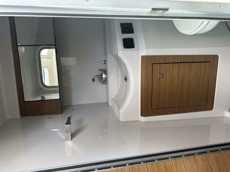 32ft Cruisers Yachts Yacht For Sale