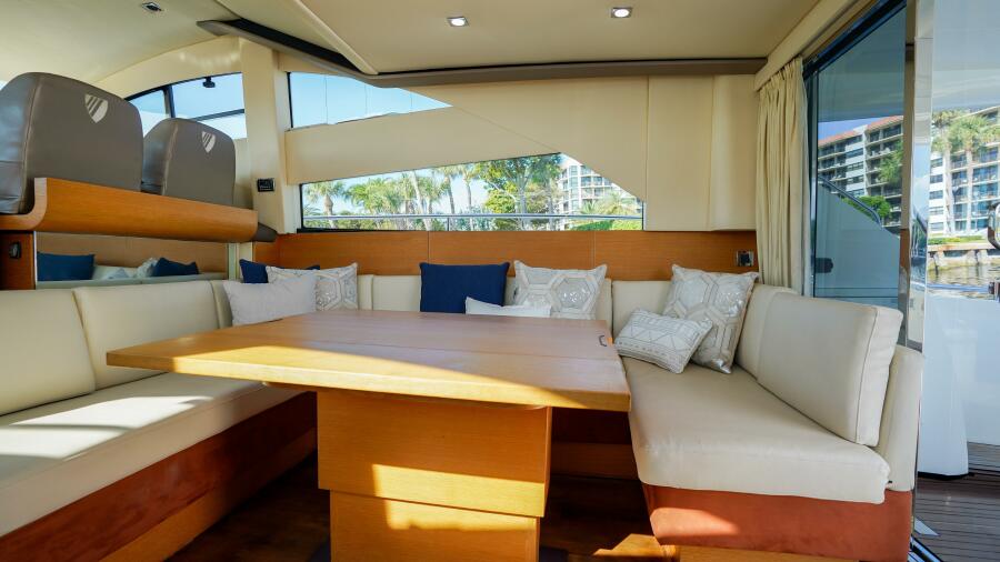 49' 2009 Fairline 