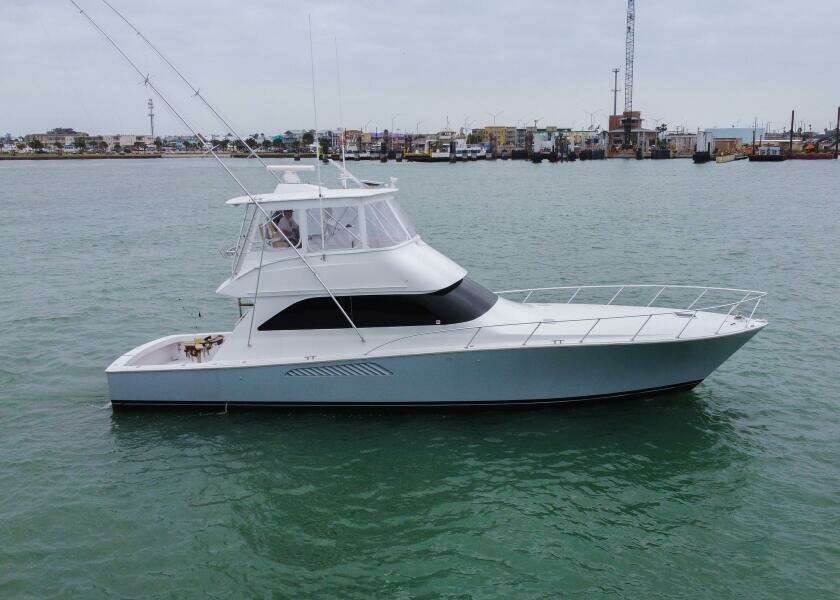 2005 Viking 52 Convertible 
