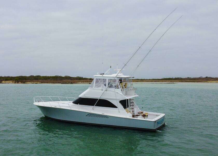 2005 Viking 52 Convertible 