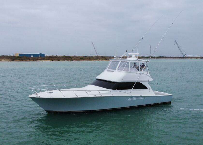 2005 Viking 52 Convertible 