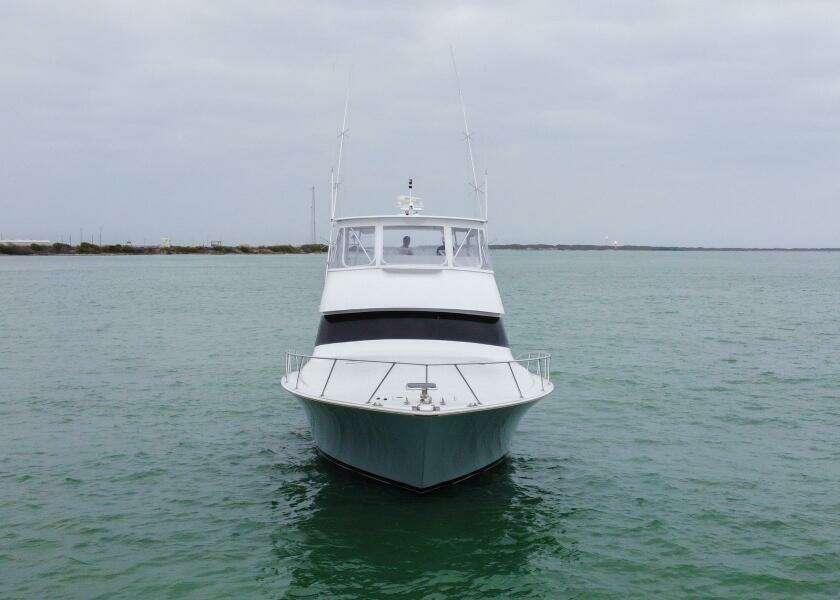 2005 Viking 52 Convertible 