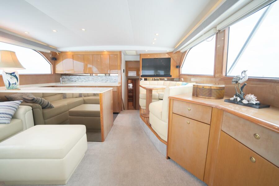 52' 2005 Viking 52 Convertible