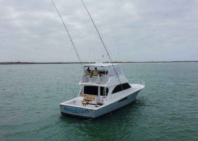 2005 Viking 52 Convertible 