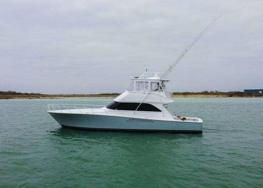 2005 Viking 52 Convertible 