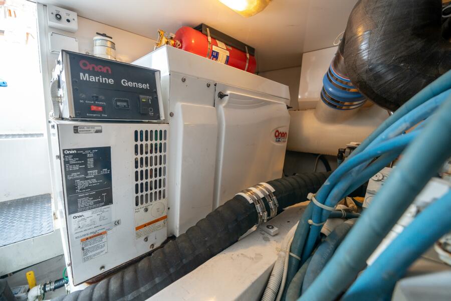 52' 2005 Viking 52 Convertible