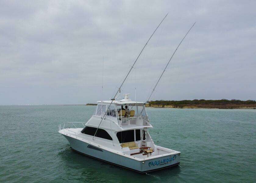 2005 Viking 52 Convertible 