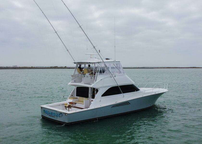 2005 Viking 52 Convertible 