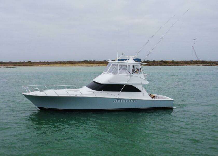 2005 Viking 52 Convertible 