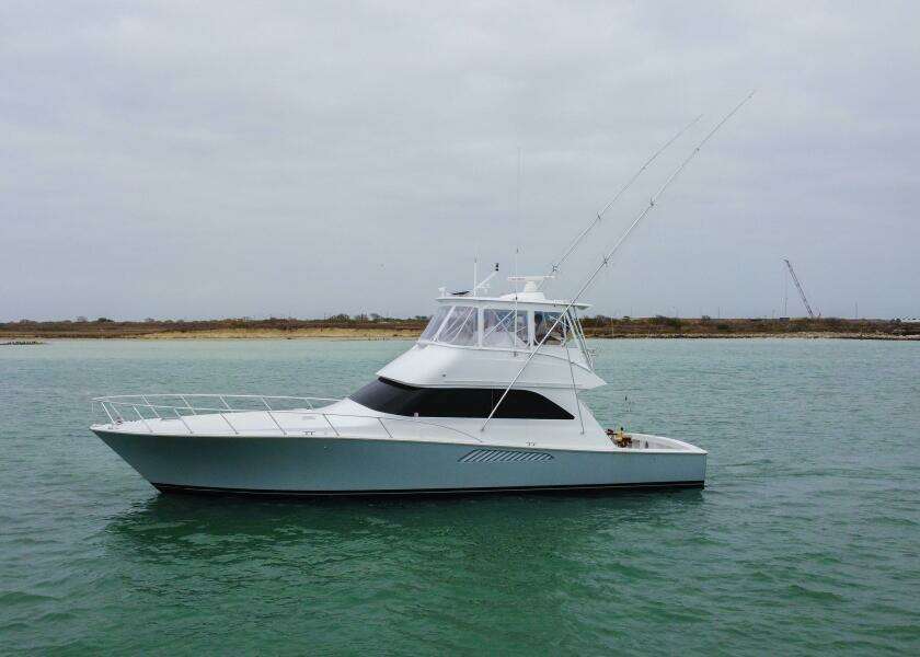 2005 Viking 52 Convertible 