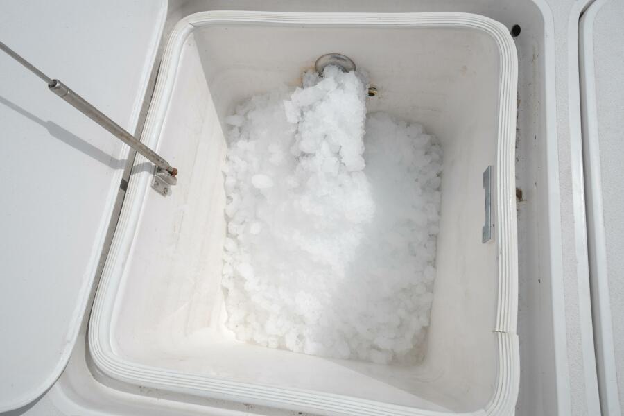 52' 2005 Viking 52 Convertible