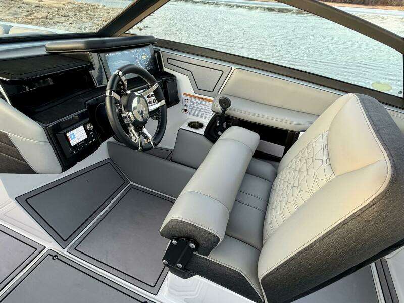 23ft Correct Craft Yacht For Sale