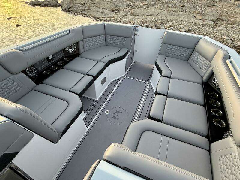 23ft Correct Craft Yacht For Sale