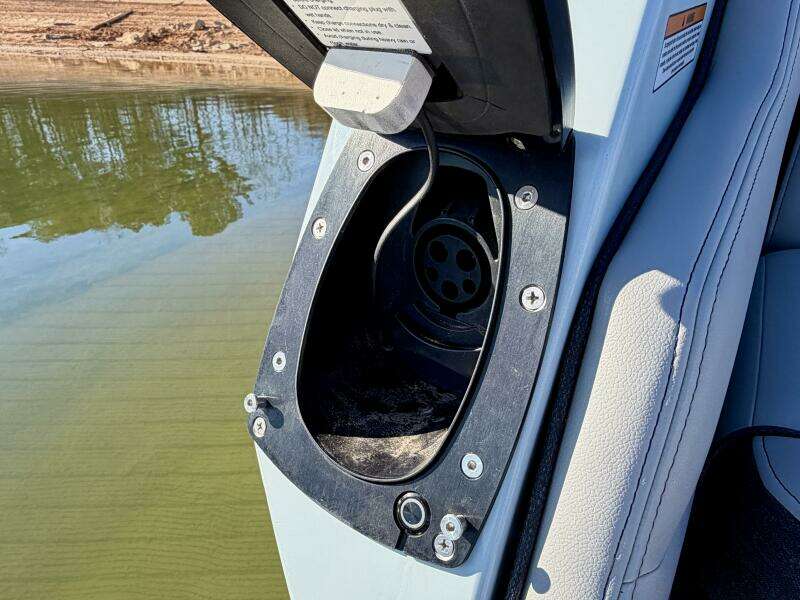 23ft Correct Craft Yacht For Sale