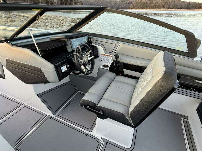 23ft Correct Craft Yacht For Sale