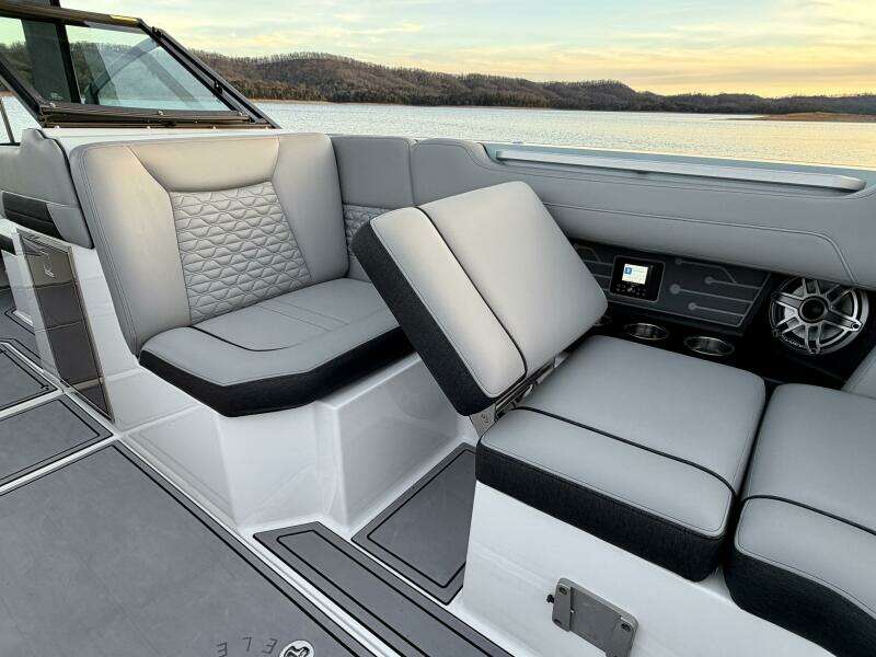 23ft Correct Craft Yacht For Sale