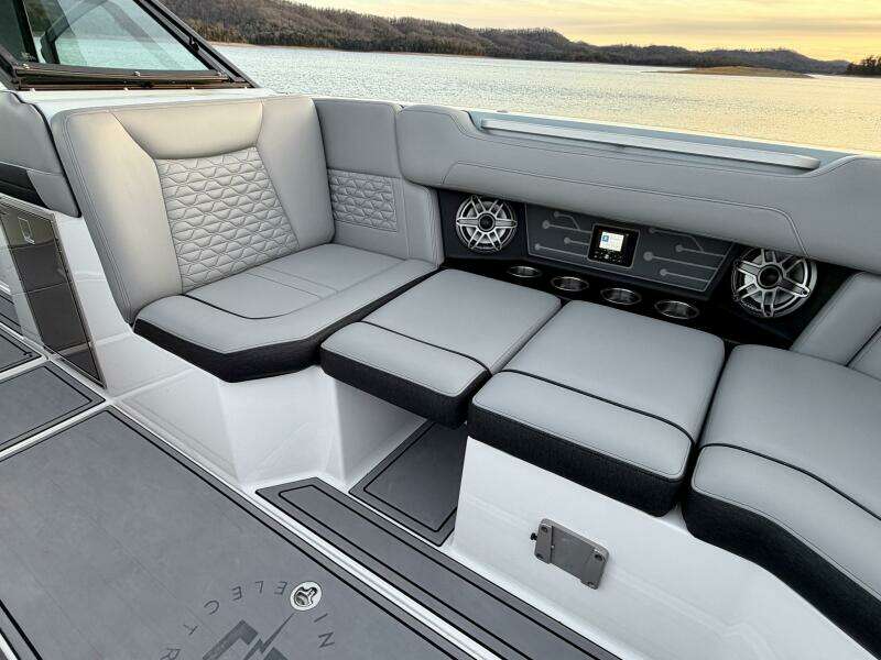 23ft Correct Craft Yacht For Sale