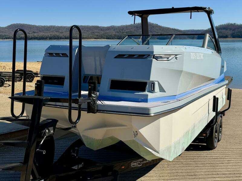 23ft Correct Craft Yacht For Sale