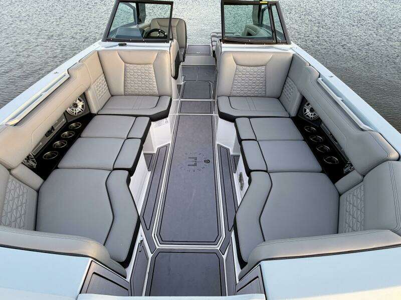 23ft Correct Craft Yacht For Sale