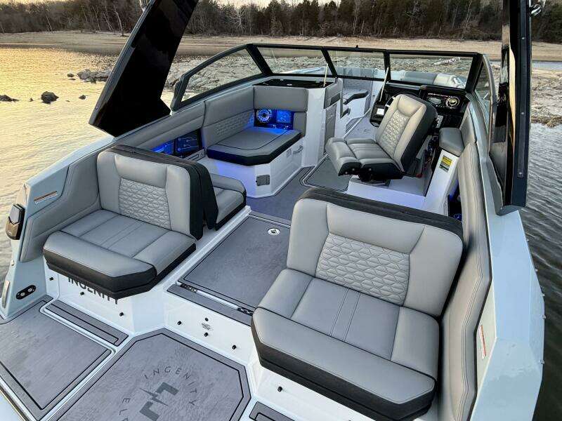 23ft Correct Craft Yacht For Sale