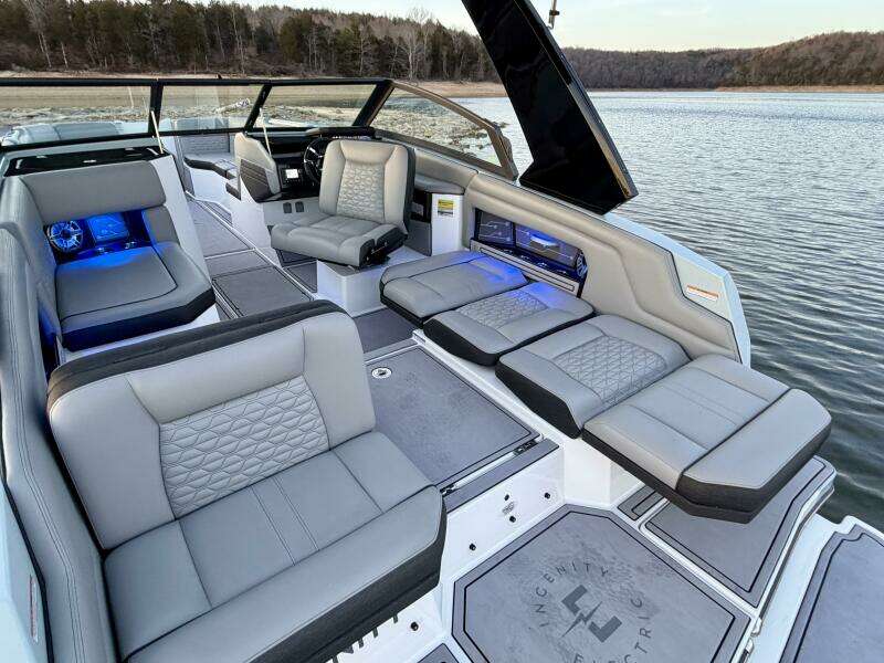 23ft Correct Craft Yacht For Sale