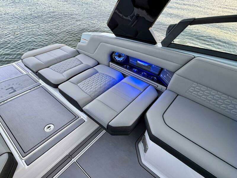 23ft Correct Craft Yacht For Sale