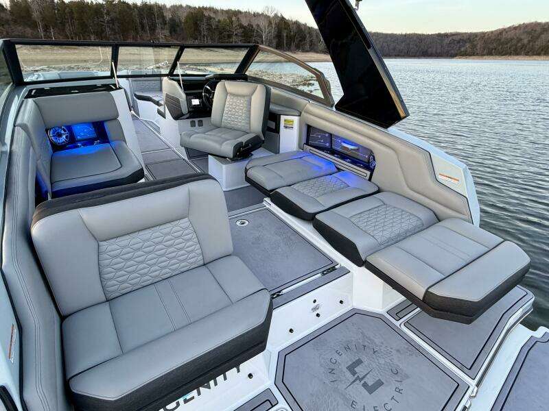 23ft Correct Craft Yacht For Sale