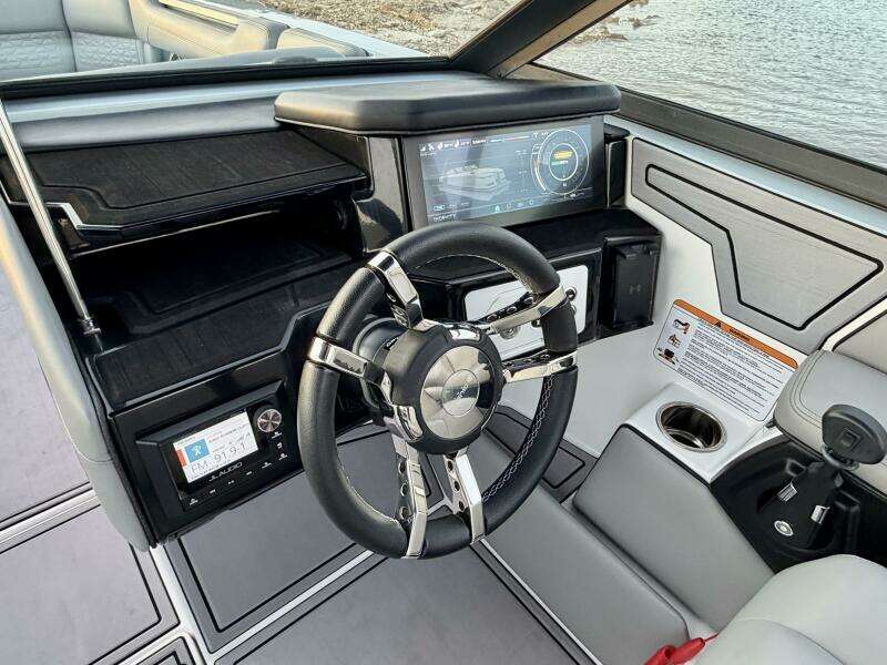 23ft Correct Craft Yacht For Sale