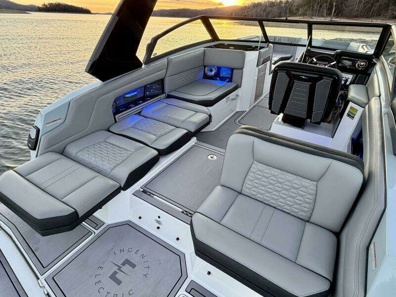 23ft Correct Craft Yacht For Sale