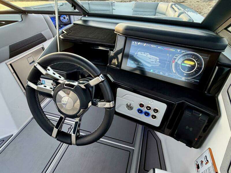 23ft Correct Craft Yacht For Sale