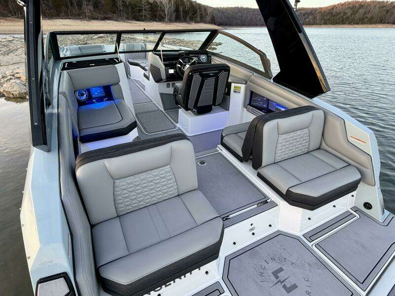 23ft Correct Craft Yacht For Sale