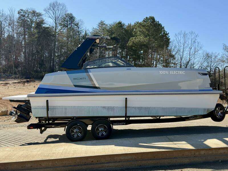 23ft Correct Craft Yacht For Sale