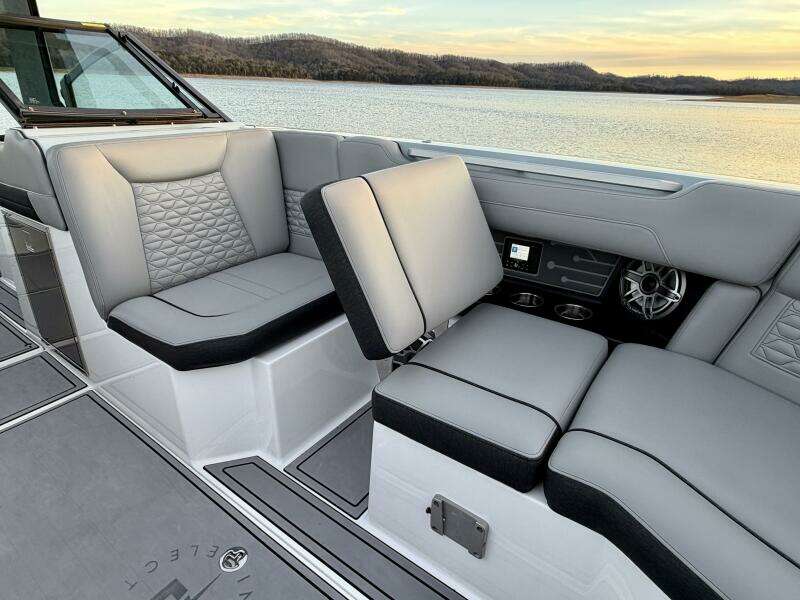 23ft Correct Craft Yacht For Sale