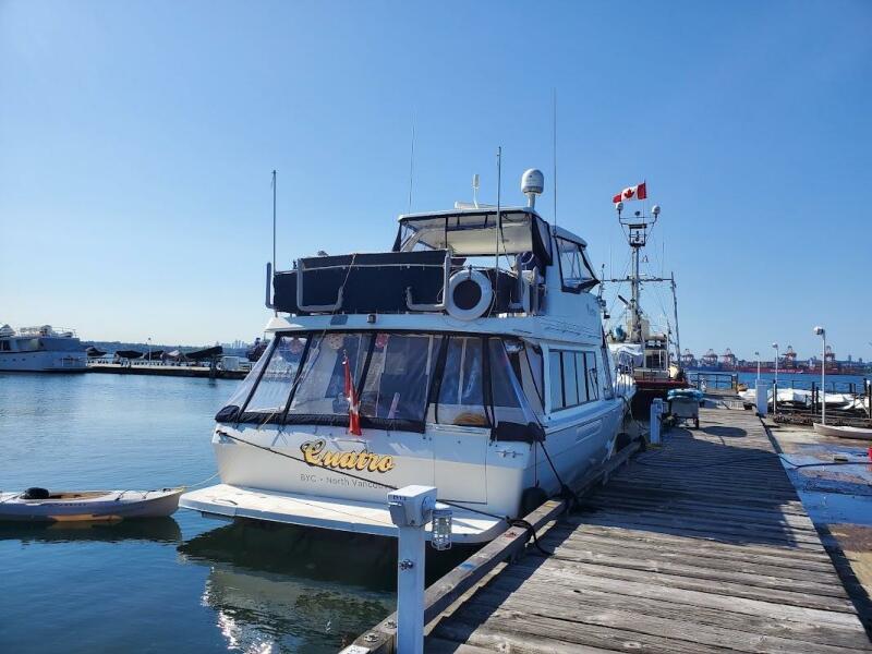 47' 1998 Bayliner 4788