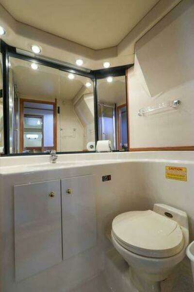 47ft Bayliner Yacht For Sale