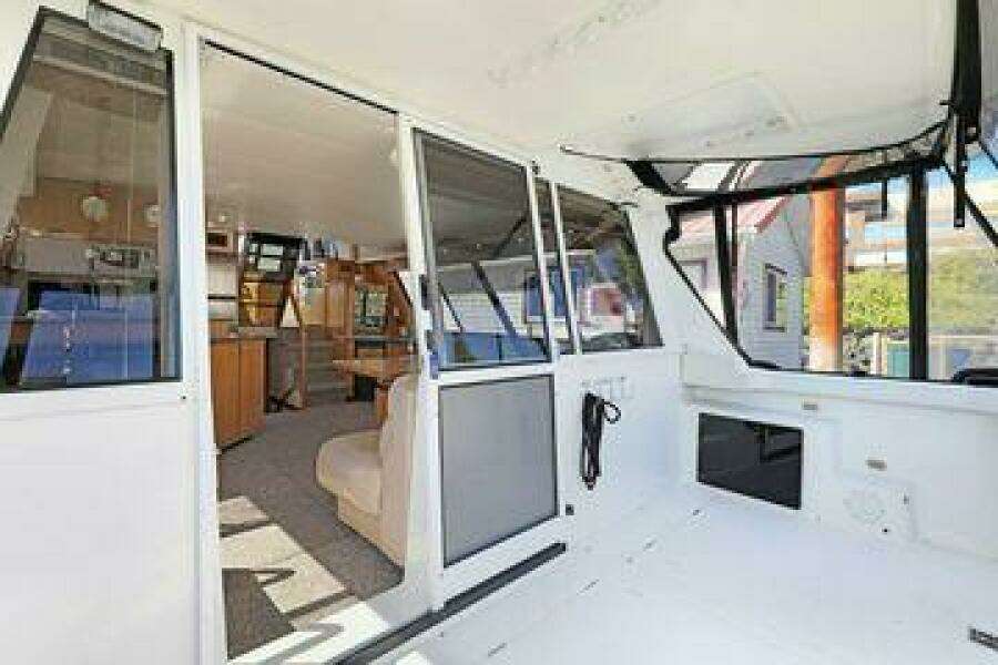 47ft Bayliner Yacht For Sale