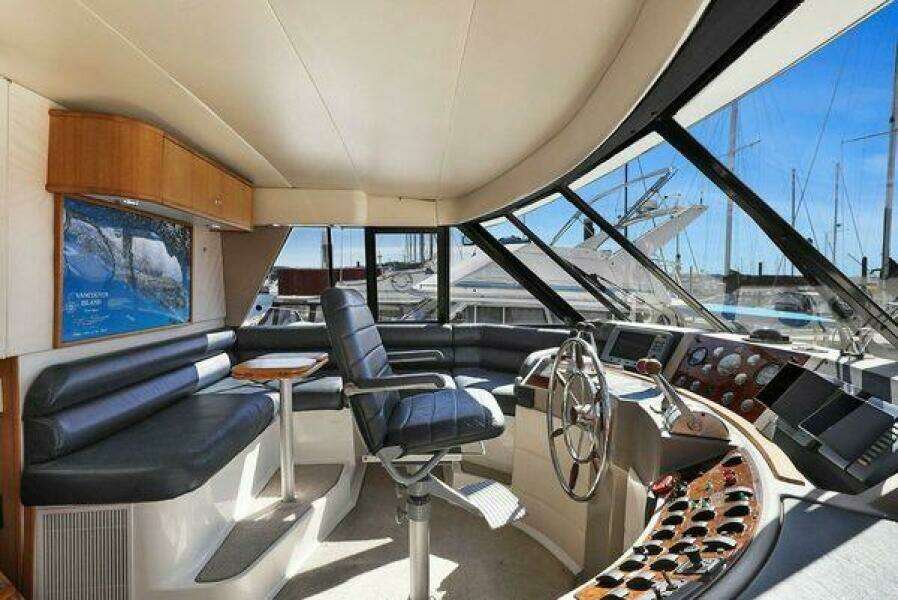 47ft Bayliner Yacht For Sale