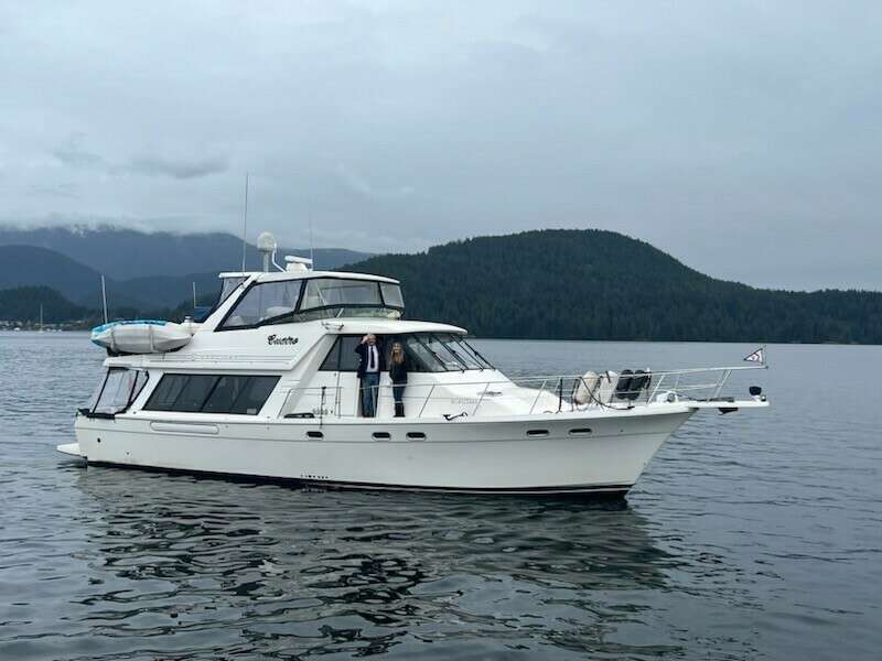 47ft Bayliner Yacht For Sale