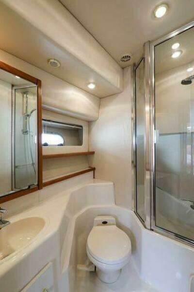 47ft Bayliner Yacht For Sale