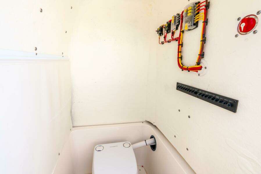 23ft Sea Born Yacht For Sale