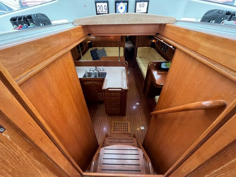 46' 2011 Outbound 46