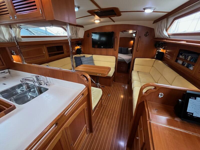 46' 2011 Outbound 46