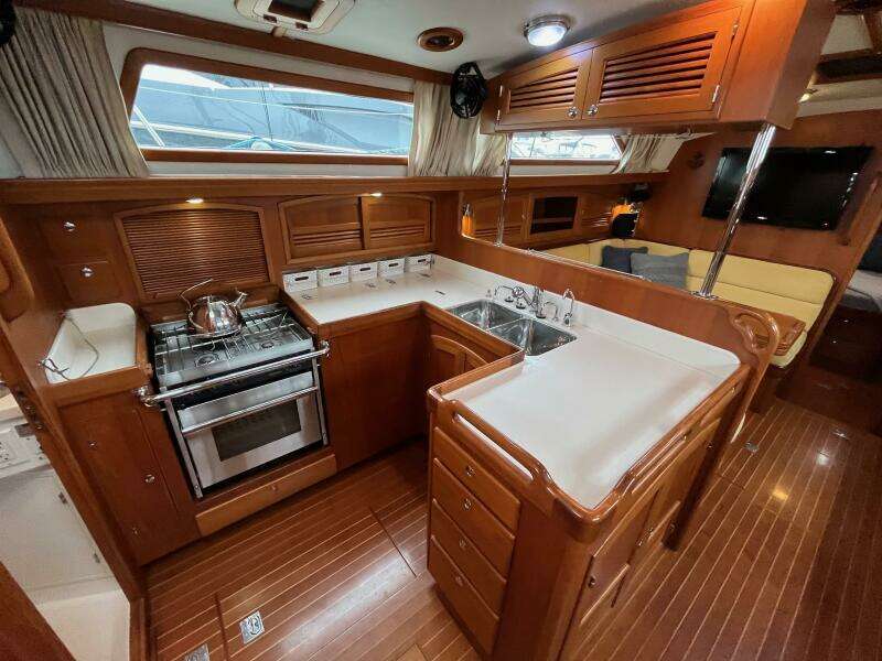 GADABOUT 46ft Outbound Yacht For Sale