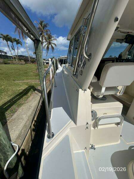 28' Albin port side deck1