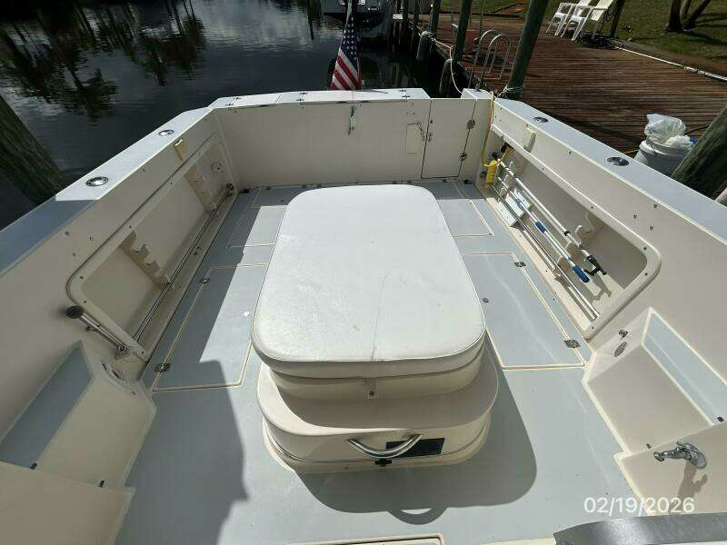 28' Albin cockpit aft