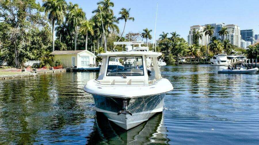 350 Realm 35ft Boston Whaler Yacht For Sale