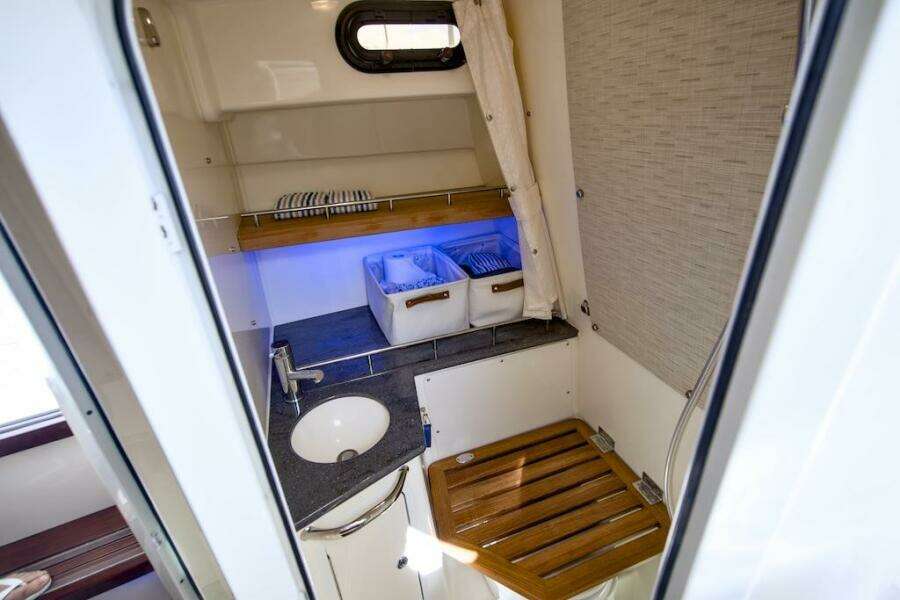 350 Realm 35ft Boston Whaler Yacht For Sale