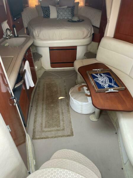 32' 2005 Sea Ray Sundancer 320